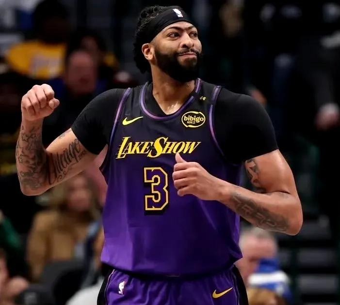 包含浓眉哥重要时刻领先优势明显，G2带队取胜！的词条